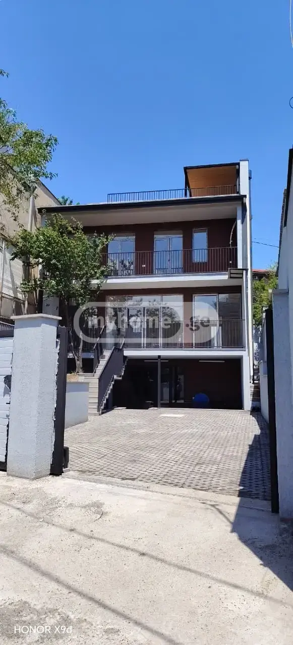 10+ Room Private House For Rent In Saburtalo view 1