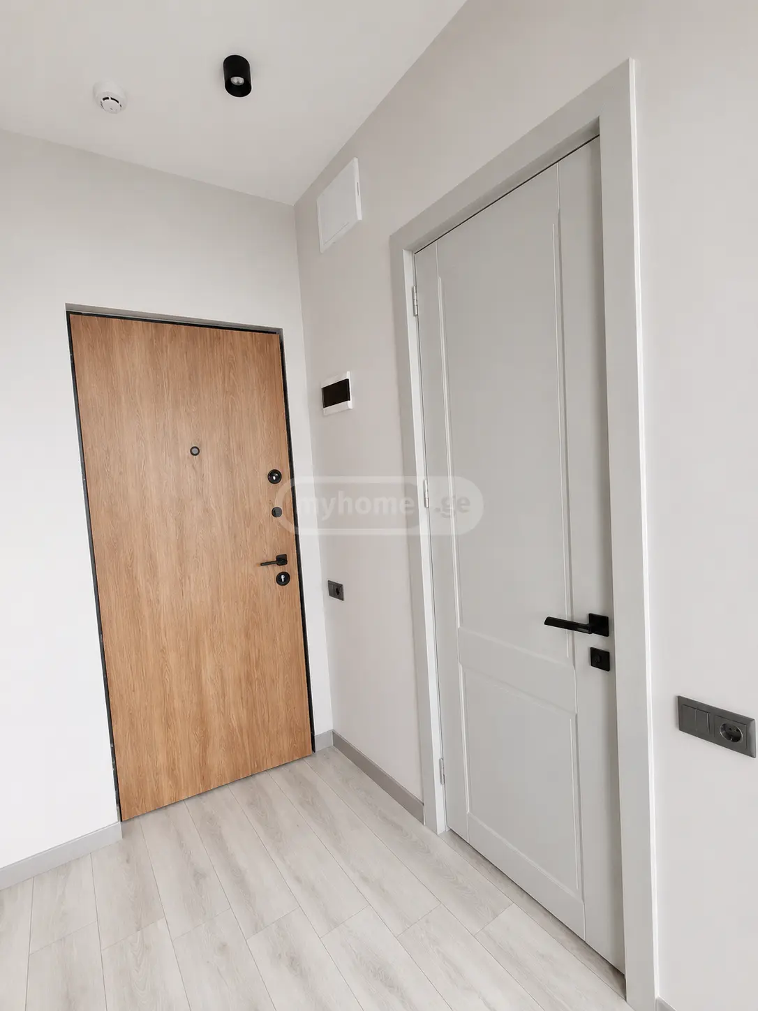 2 Room Apartment For Sale view 9