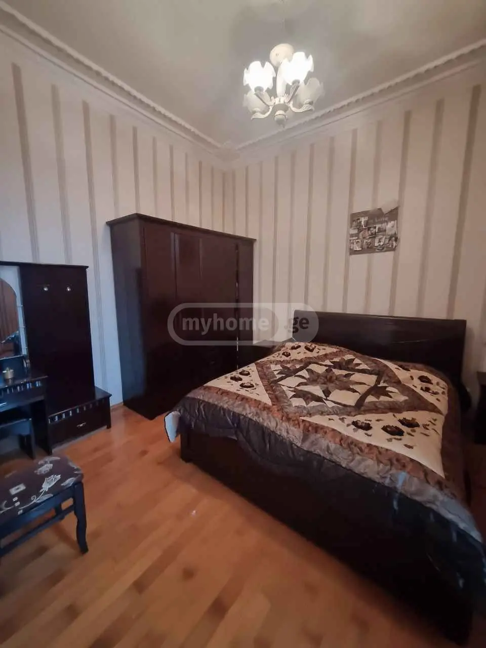 8 Room Private House For Sale view 9