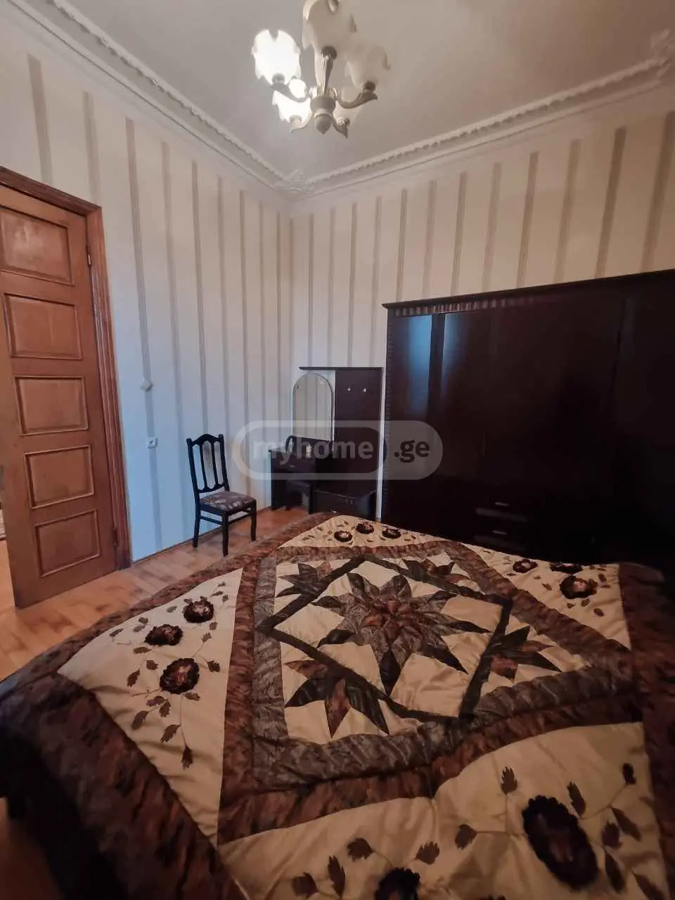8 Room Private House For Sale view 10