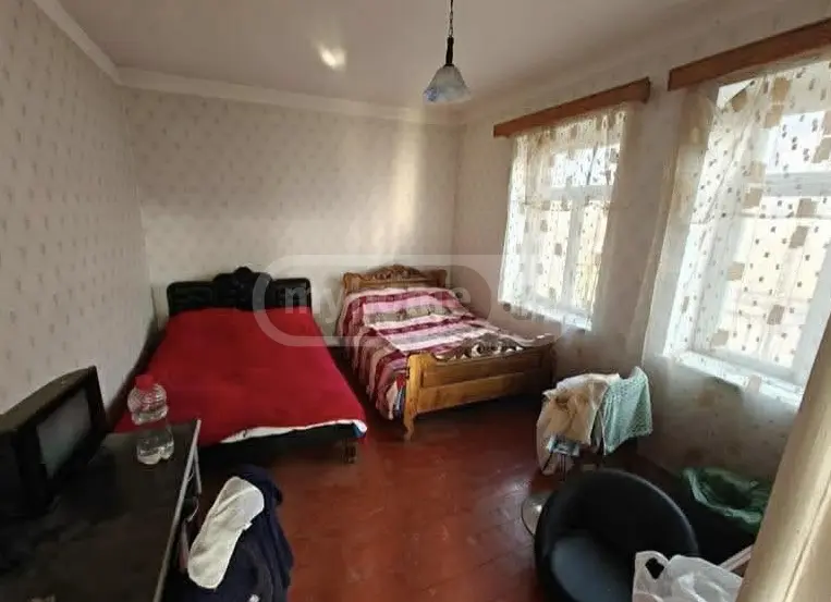 8 Room Private House For Sale view 3