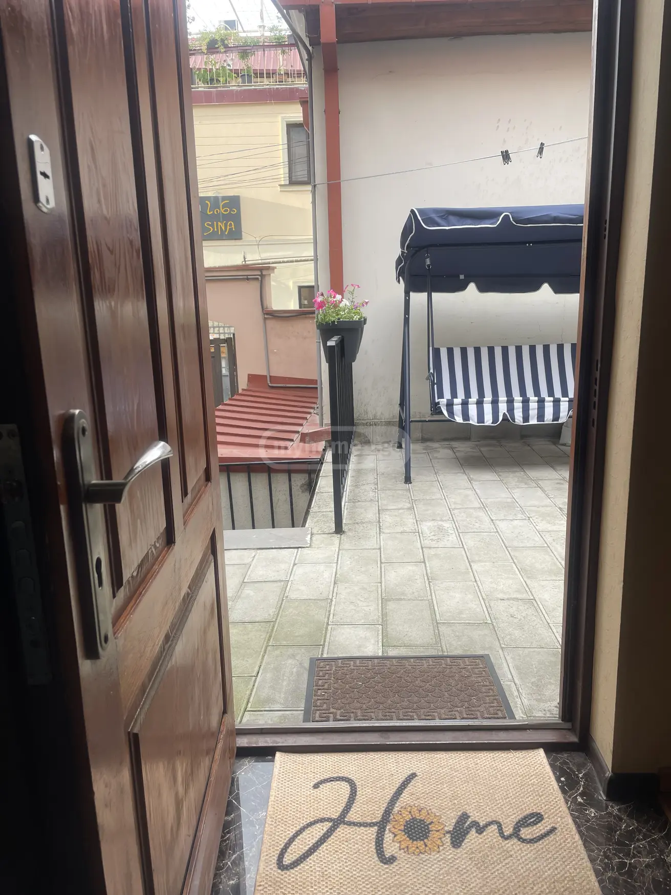 3 Room Flat Daily Rent. Sololaki view 22