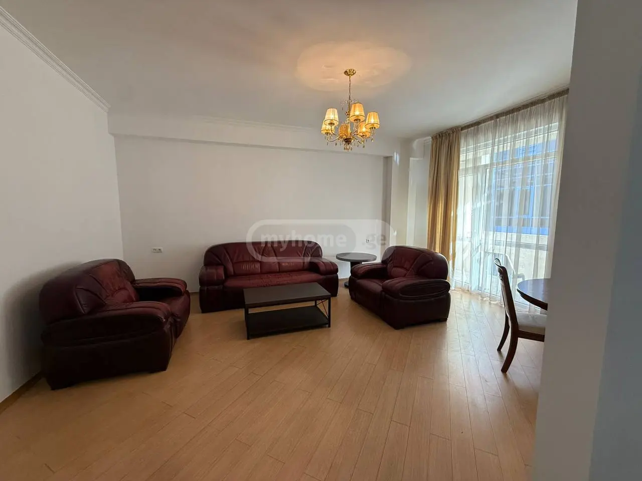 3 Room Apartment For Rent In Vera view 2