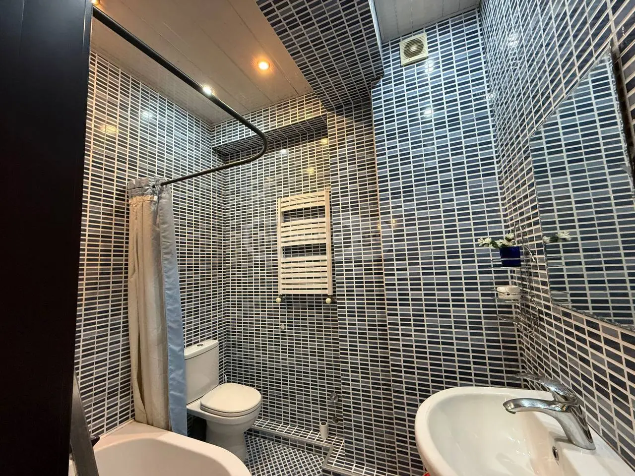 3 Room Apartment For Rent In Vera view 12
