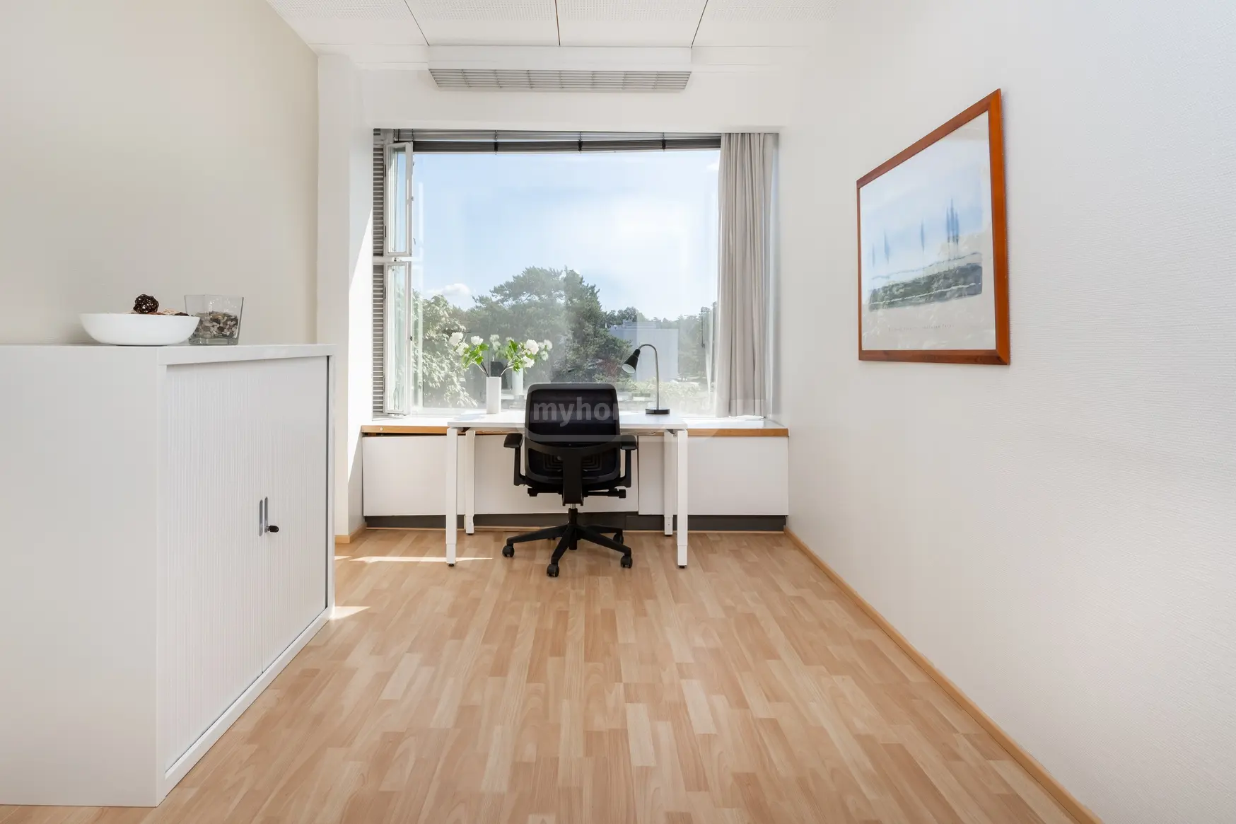 Office Commercial Area For Rent In Sololaki view 1