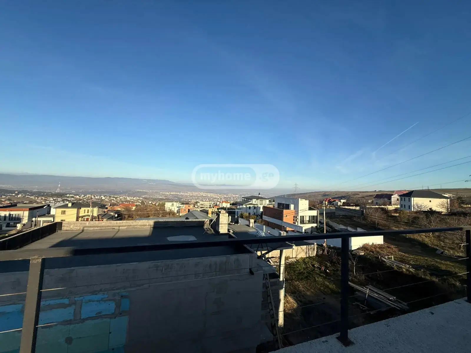 6 Room Private House For Sale view 2