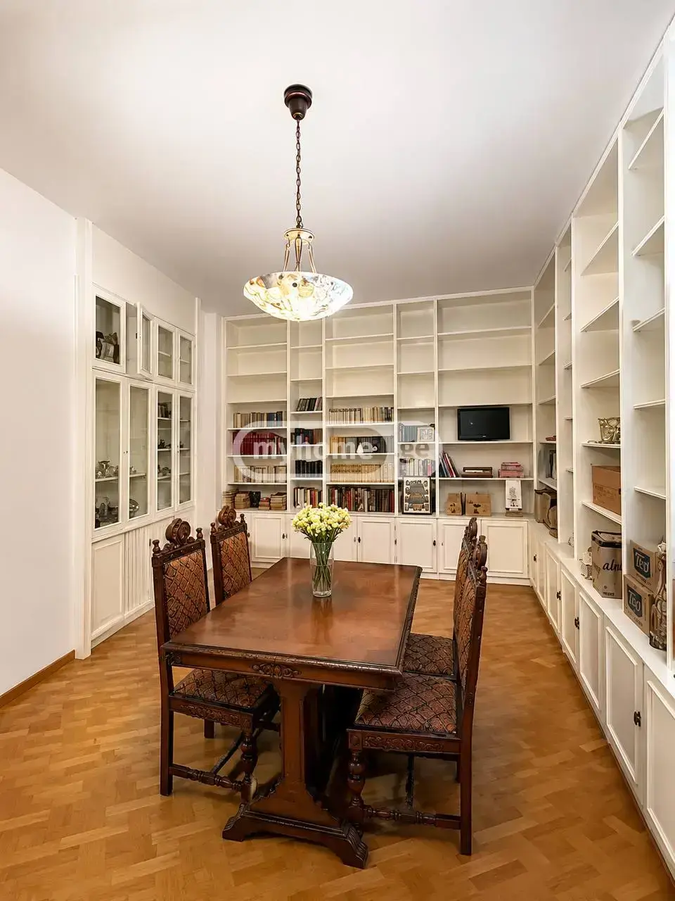 10+ Room Private House For Rent In Avlabari view 3