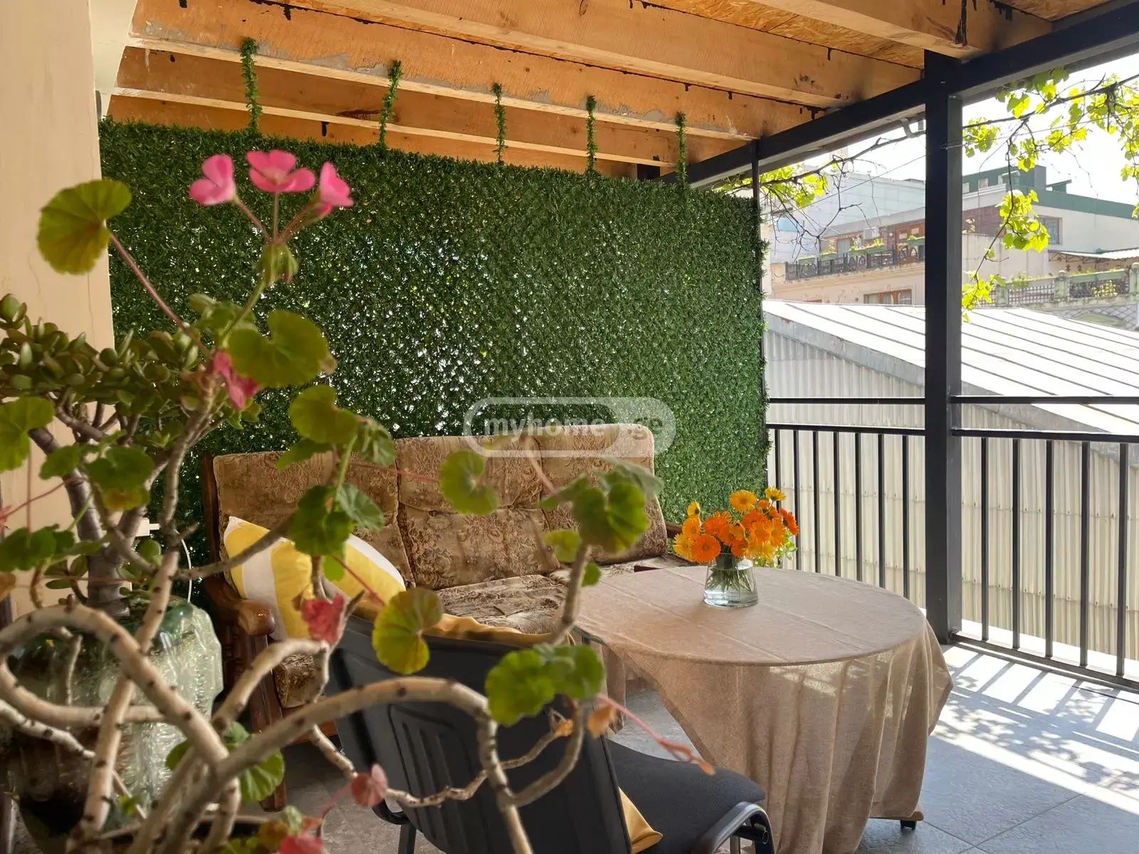 9 Room Private House For Sale view 8