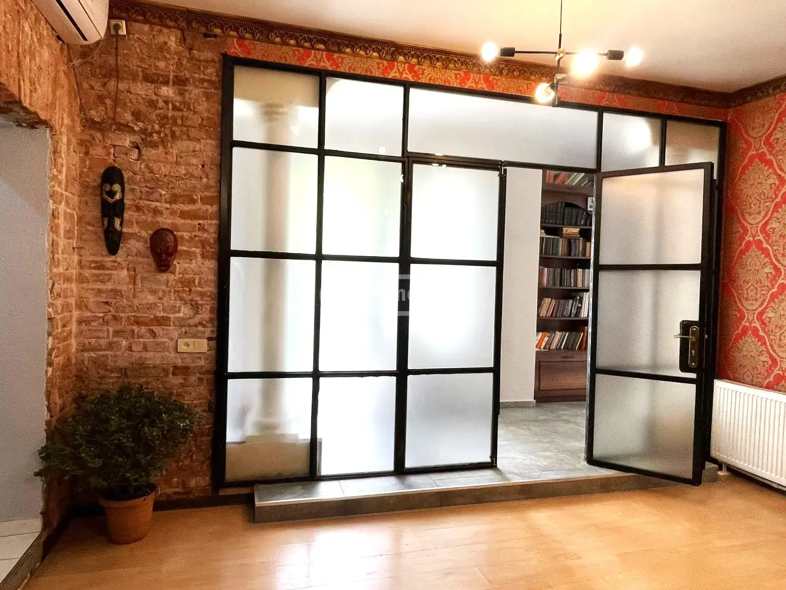 9 Room Private House For Sale view 3