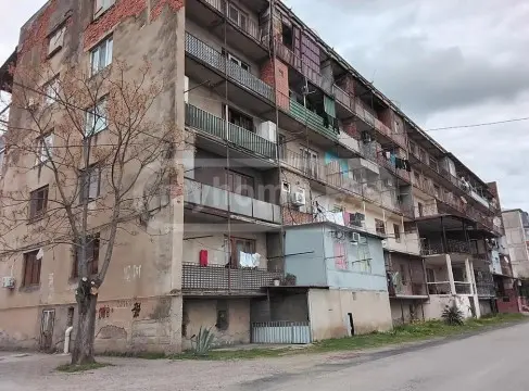 იყიდება 3-ოთახი ბინა view 1