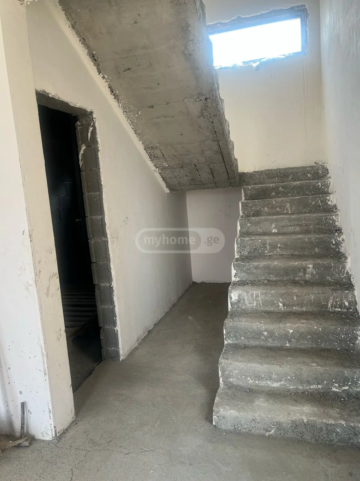 6 Room Country House For Sale view 14
