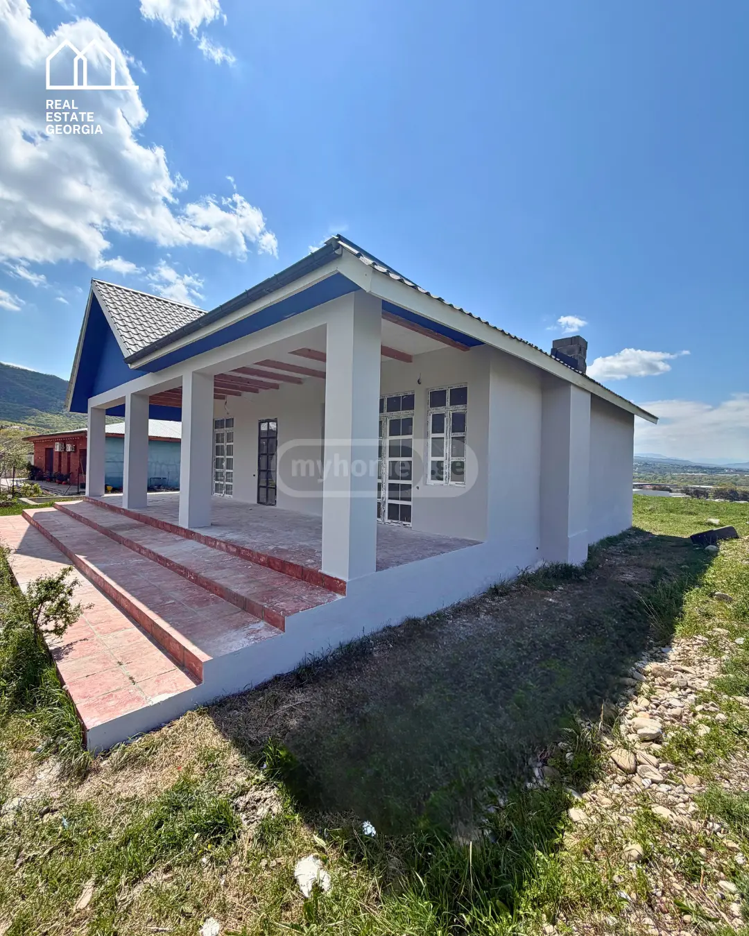 4 Room Private House For Sale view 2