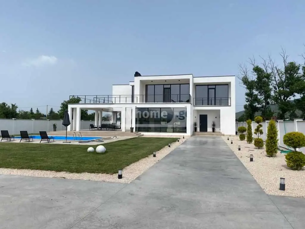 7 Room Private House For Rent In Mtskheta view 3