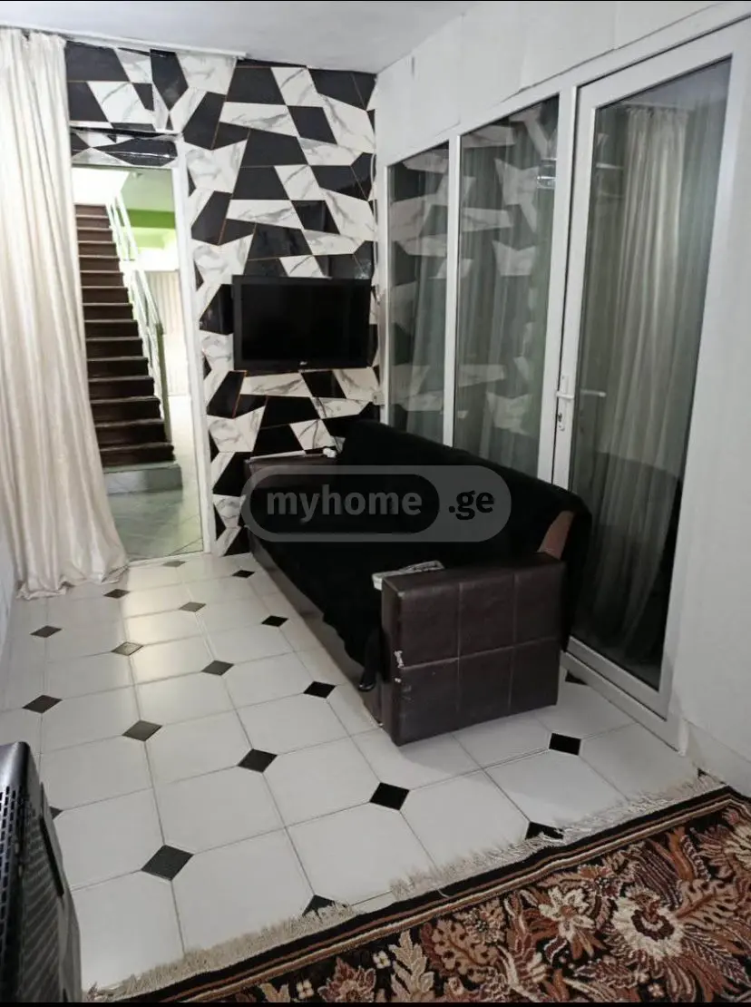 9 Room Private House For Sale view 8
