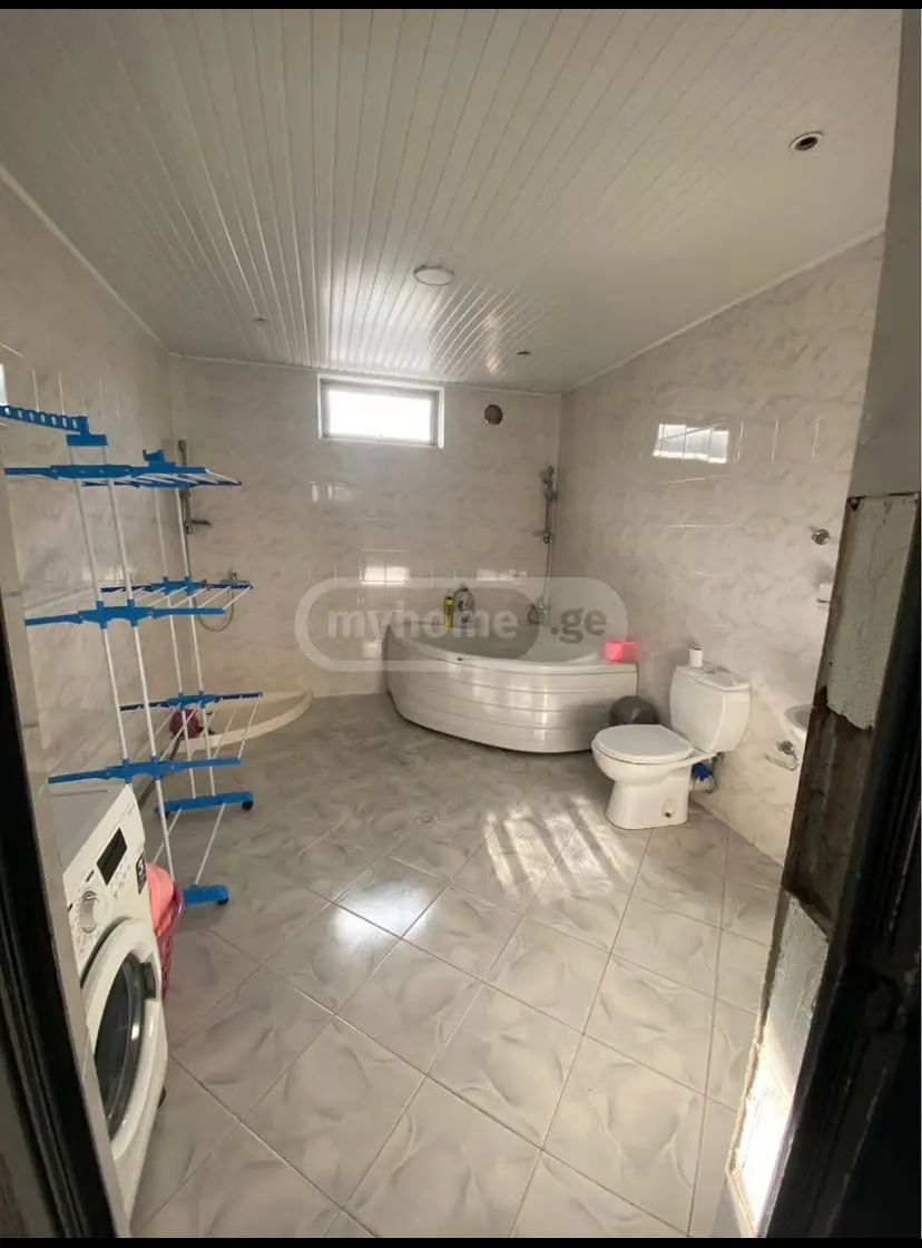 9 Room Private House For Sale view 5