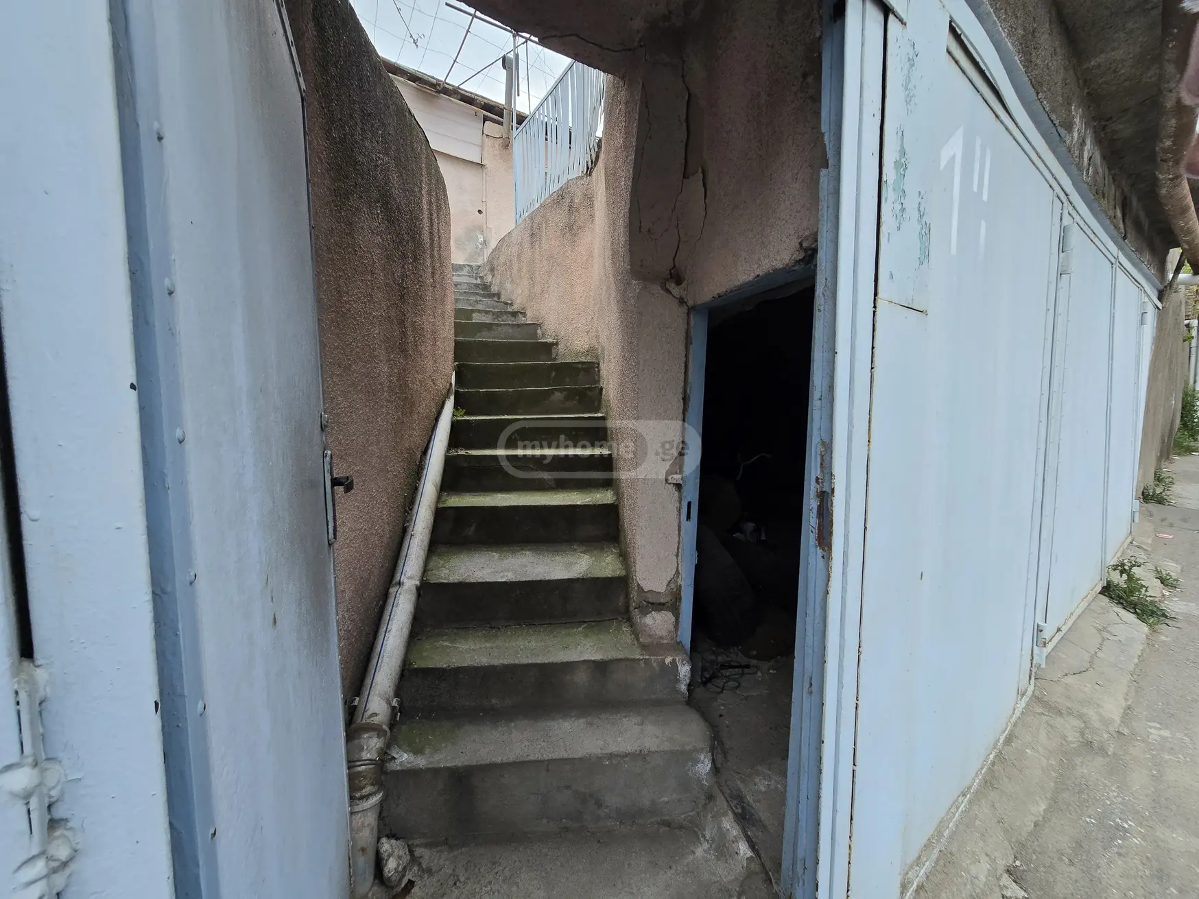 6 Room Private House For Sale view 16