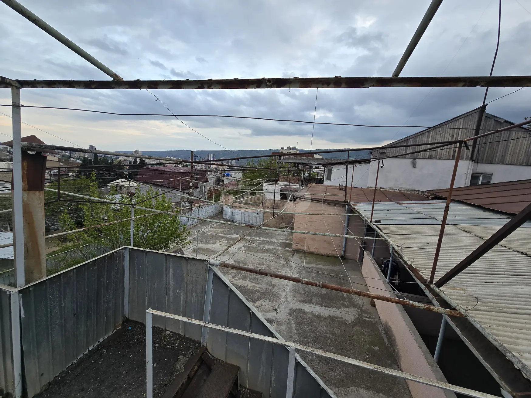 6 Room Private House For Sale view 4