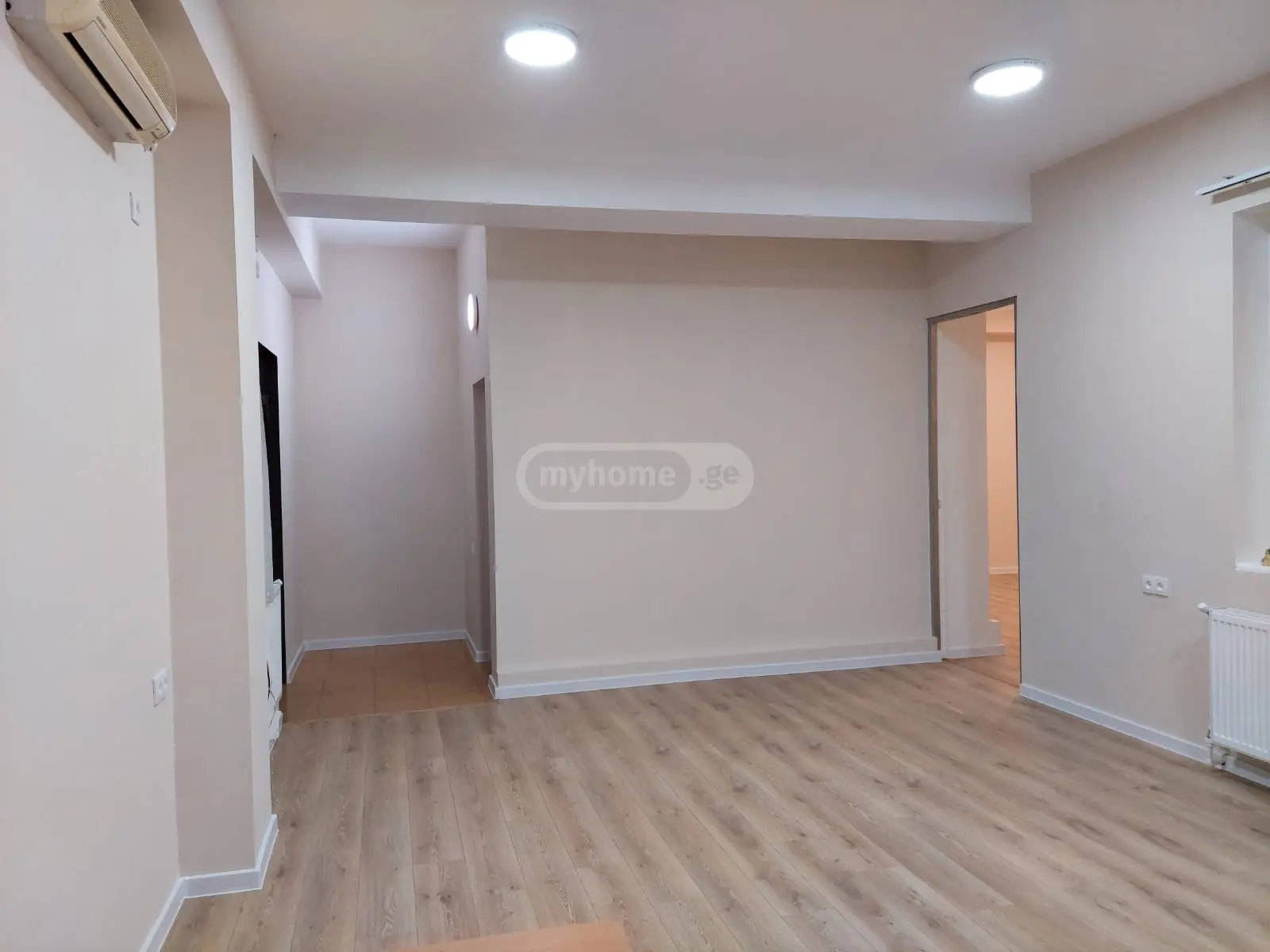 Office Commercial Area For Rent In Vera view 4