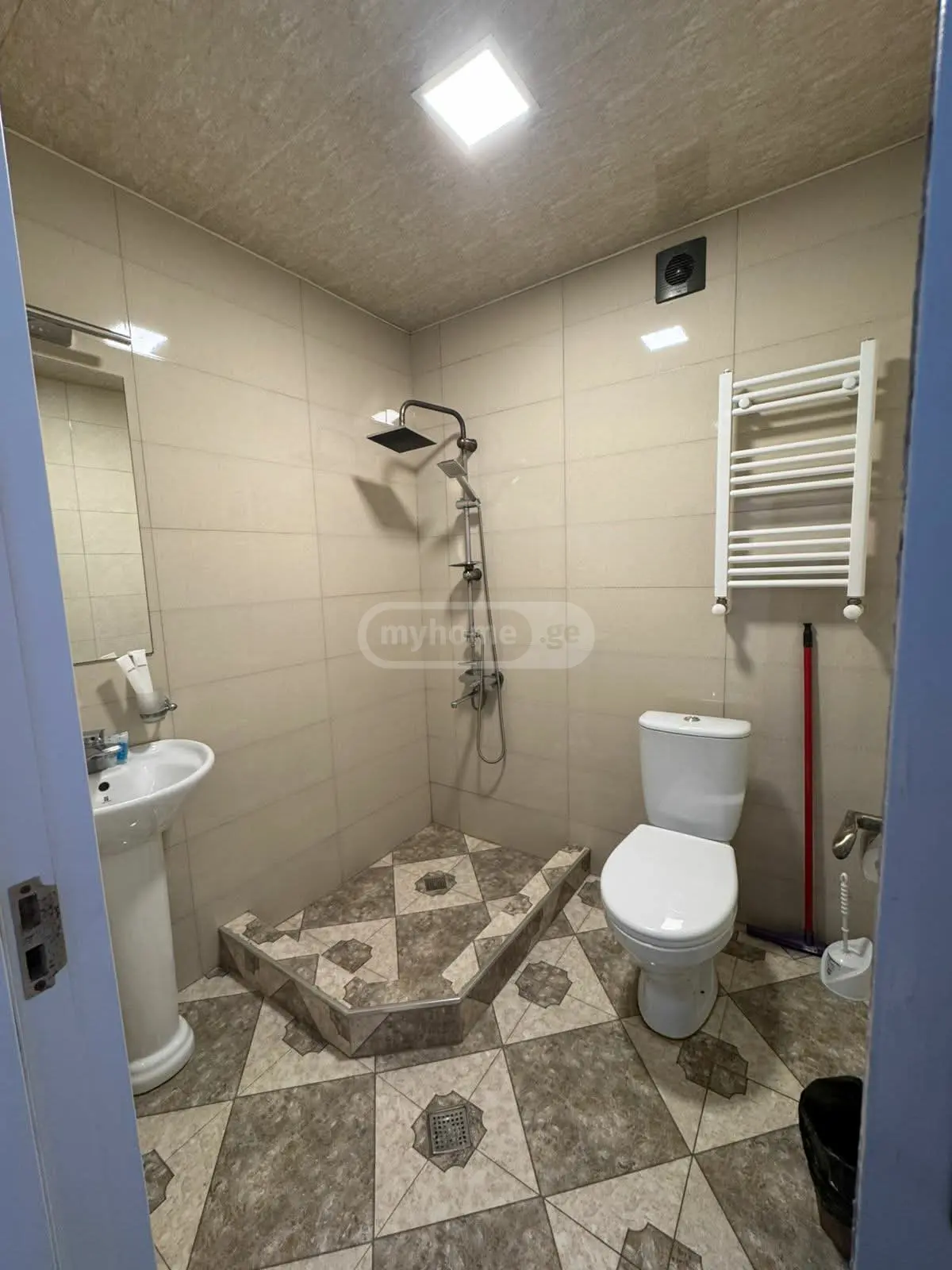 10+ Room Private House For Sale In Mtatsminda view 10