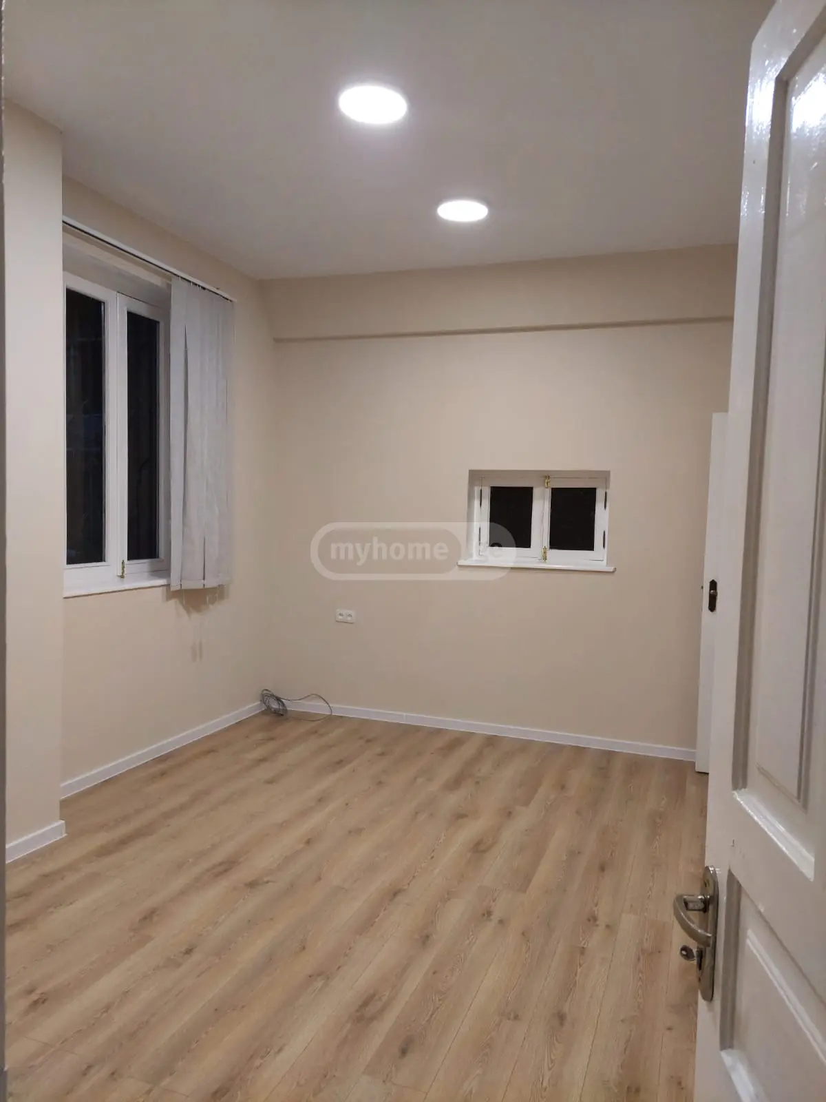 Office Commercial Area For Rent In Vera view 6