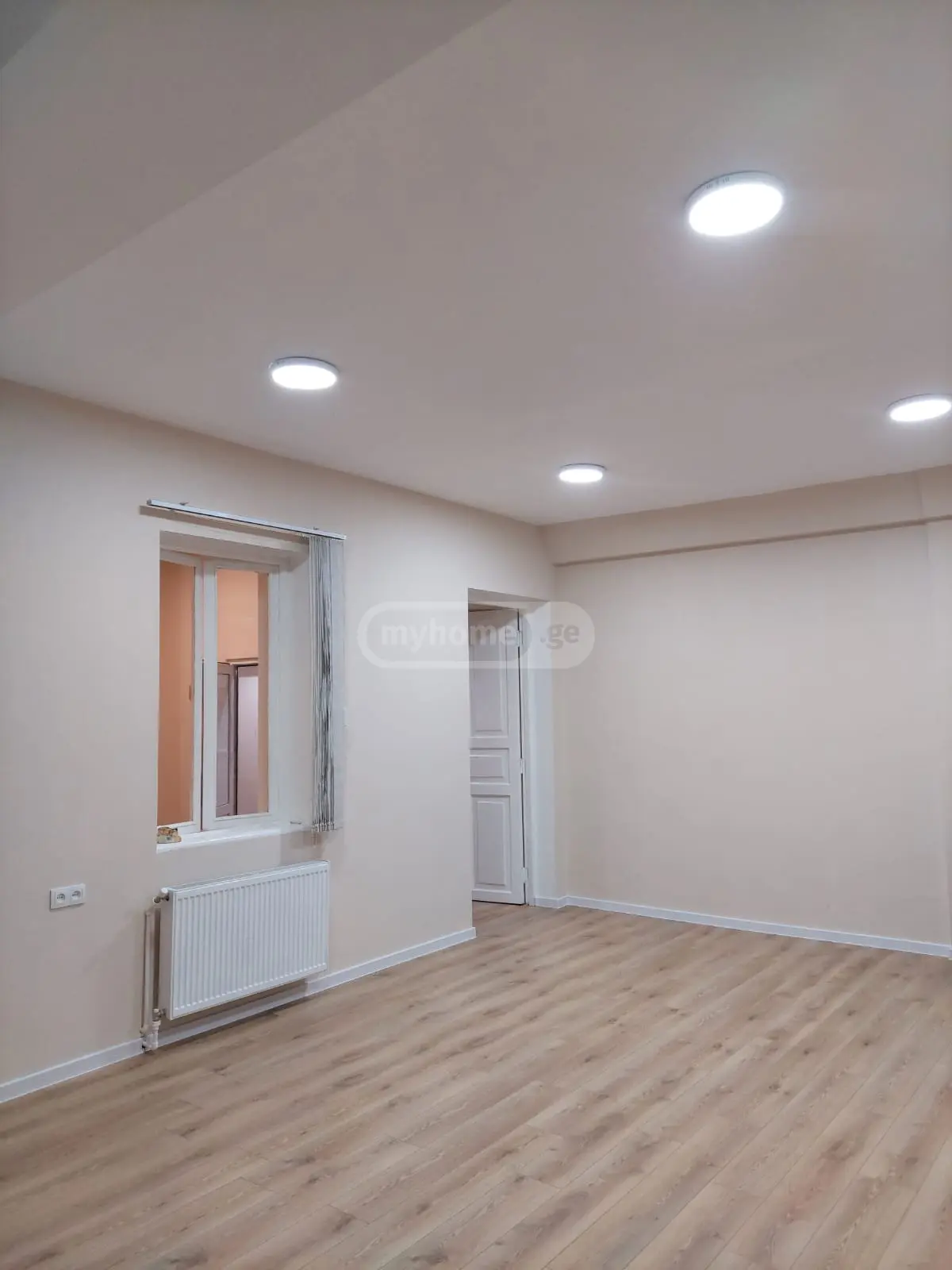 Office Commercial Area For Rent In Vera view 5