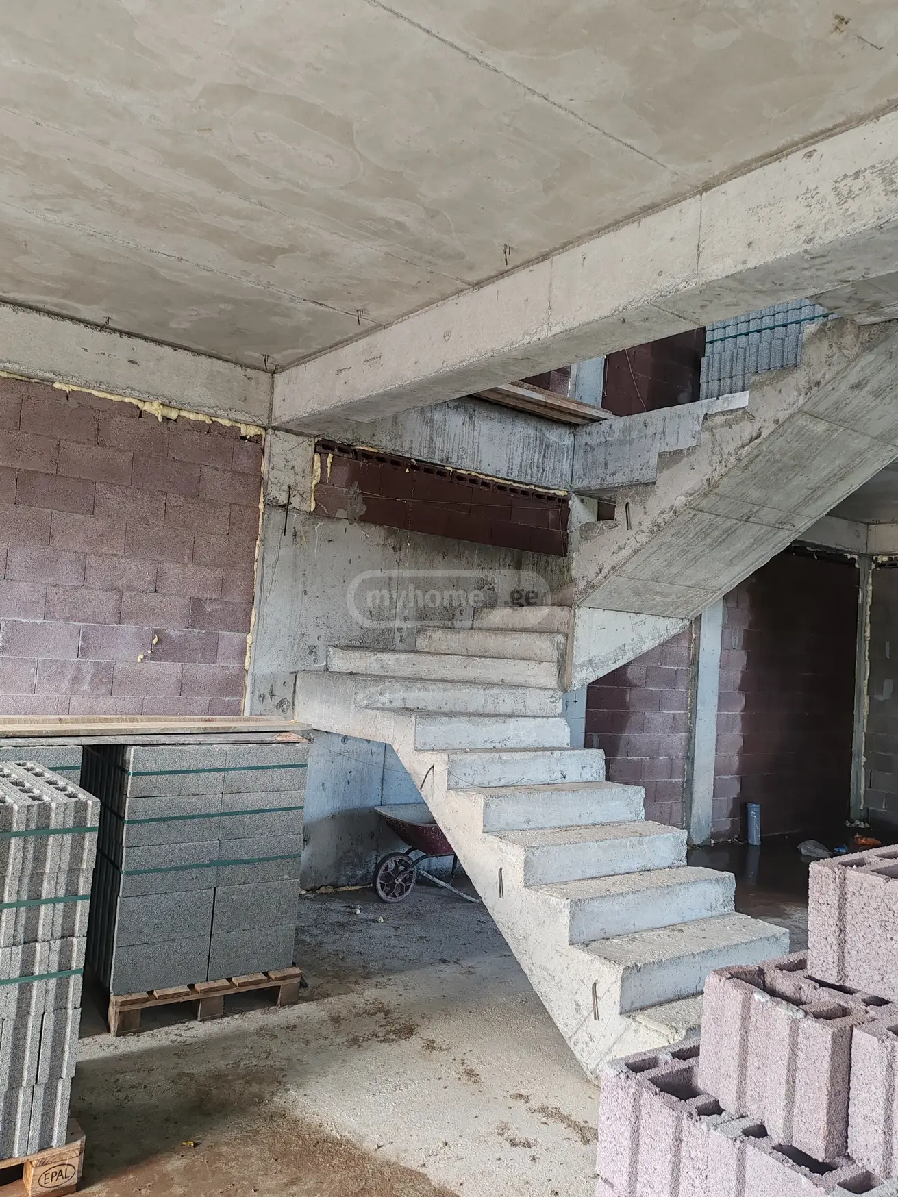 7 Room Private House For Sale view 6