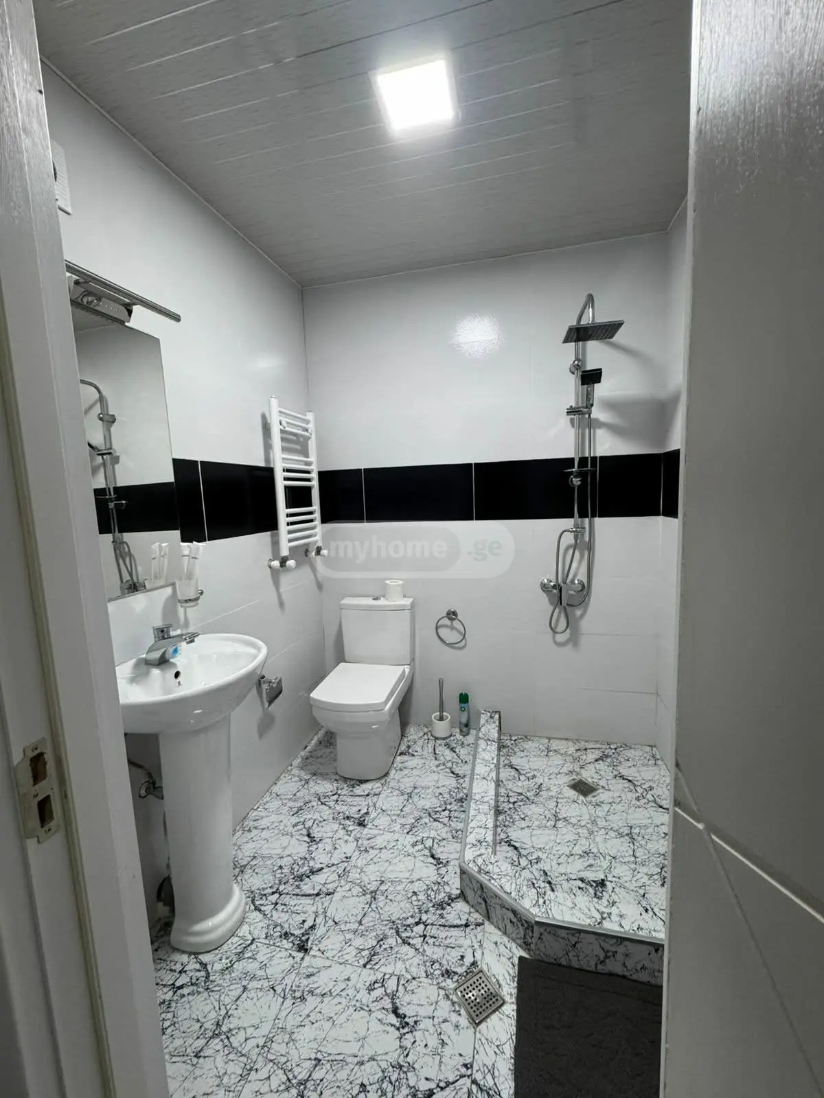 10+ Room Private House For Sale In Mtatsminda view 12
