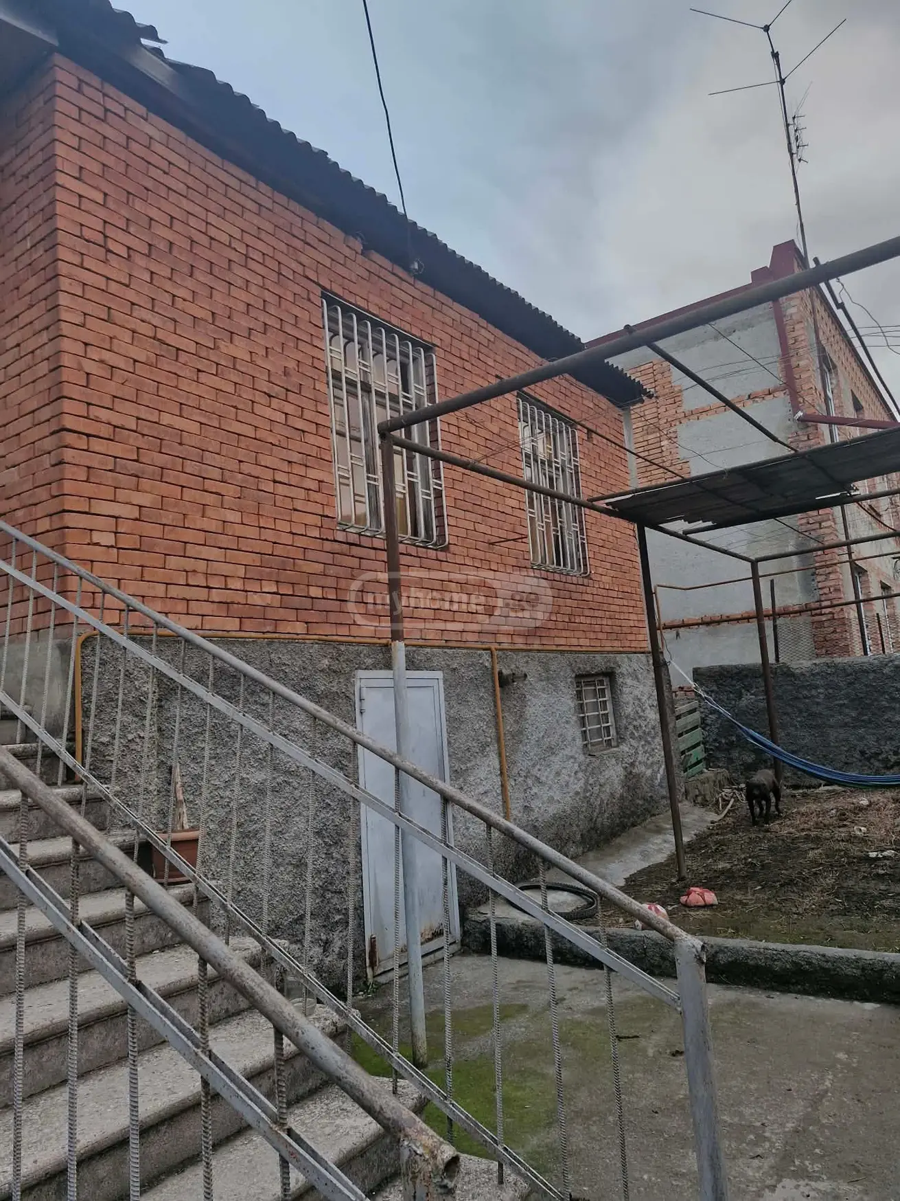 3 Room Private House For Sale view 2
