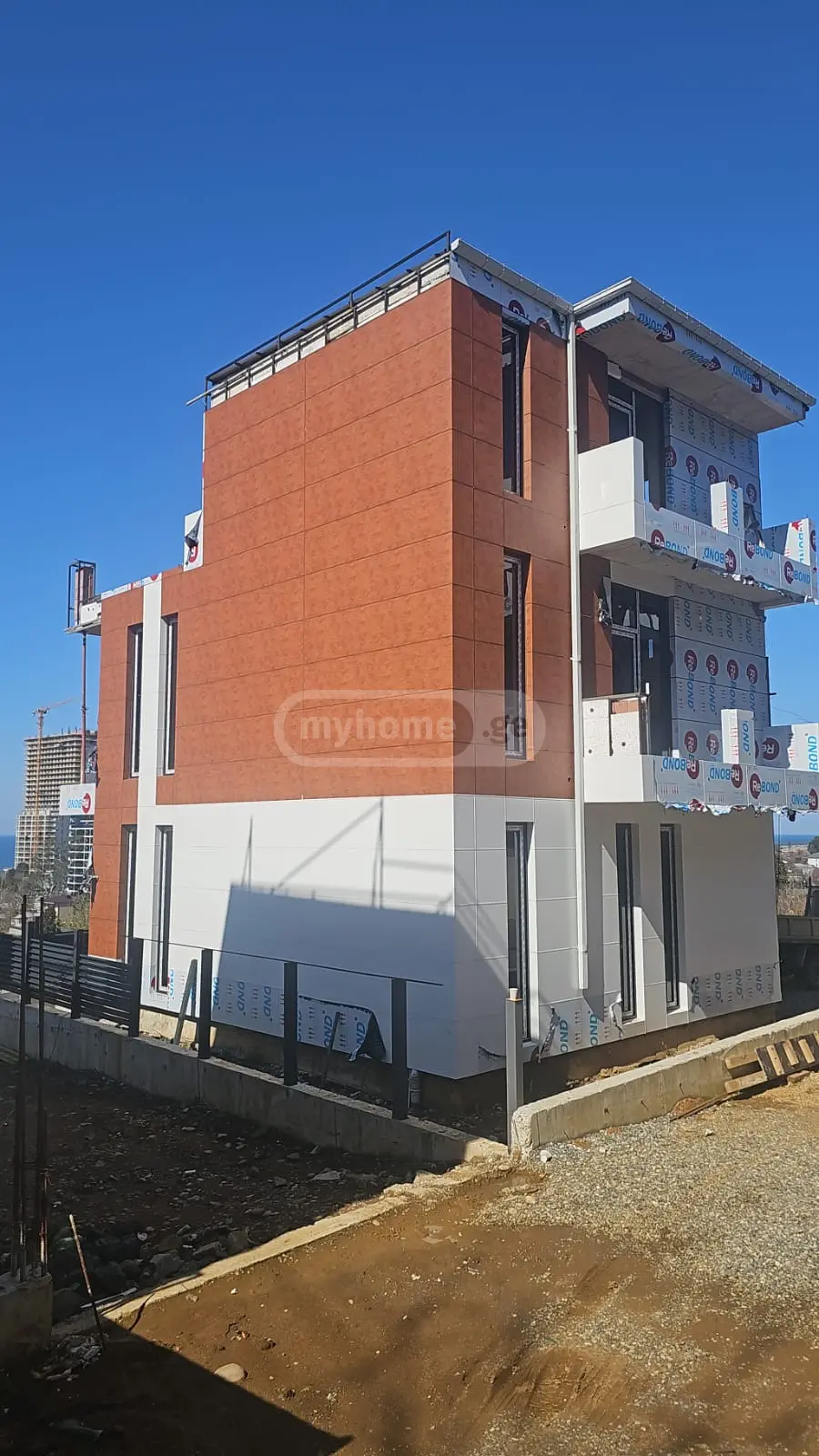 6 Room Private House For Sale view 4