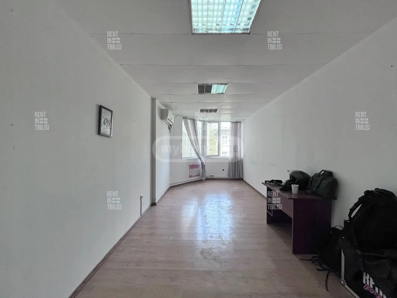 Office Commercial Area For Rent In Vera view 3