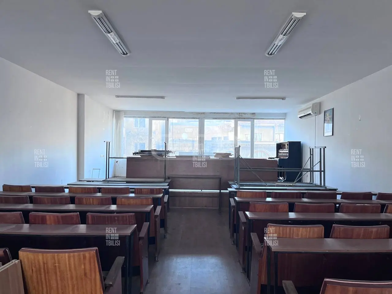 Office Commercial Area For Rent In Vera view 2