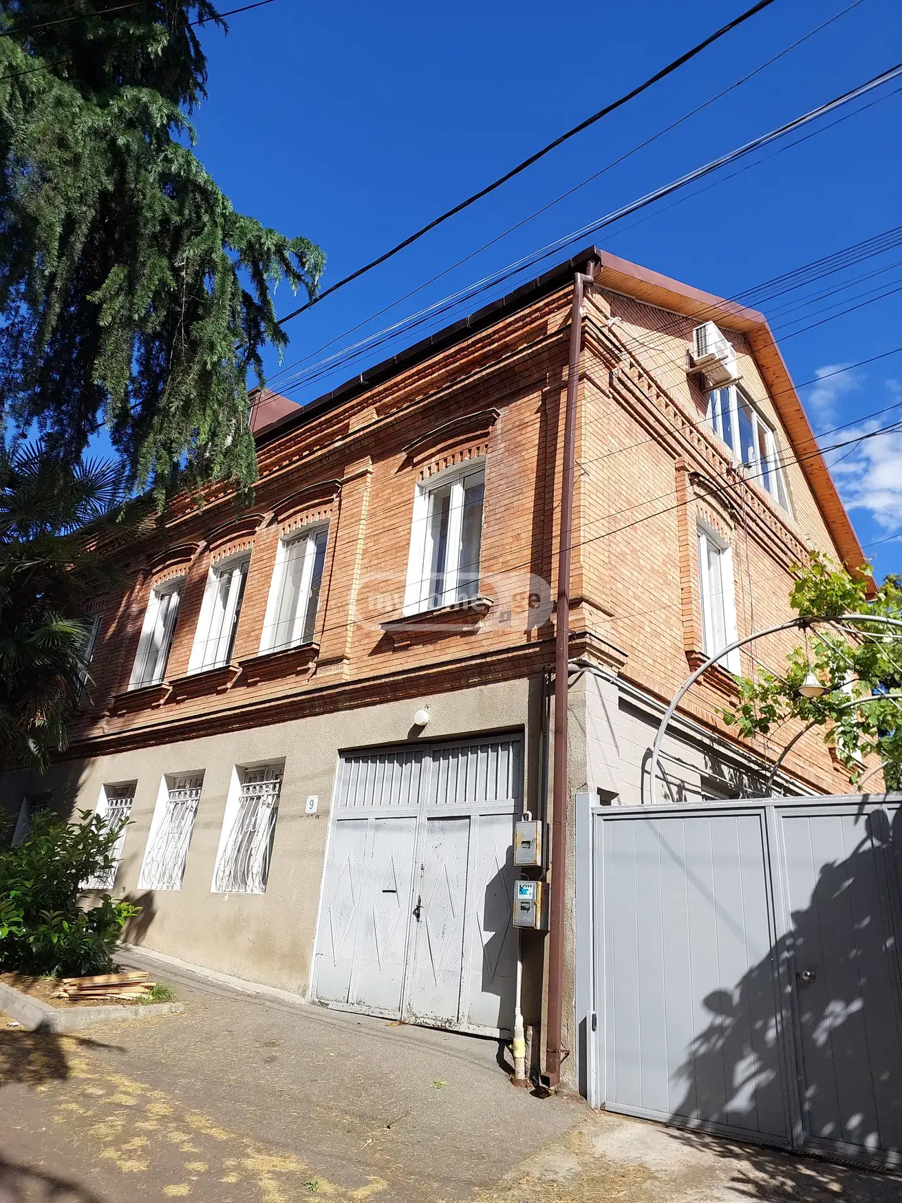 7 Room Private House For Rent In Vake view 1