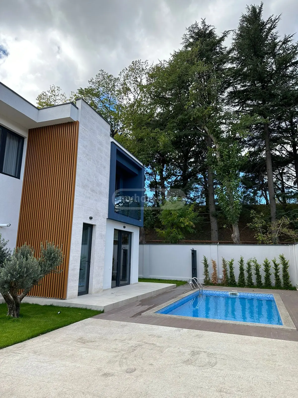 8 Room Private House For Rent In Digomi view 1