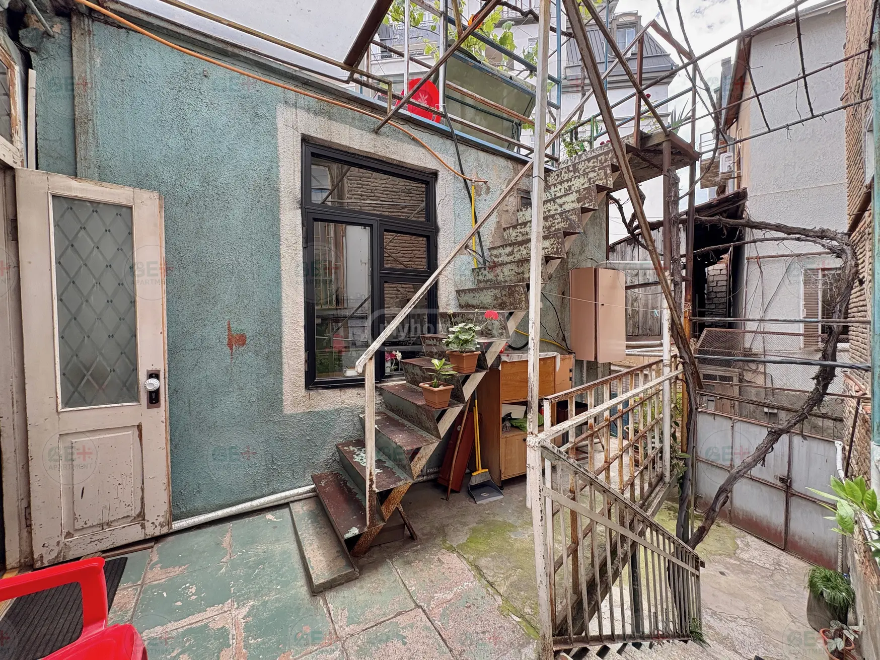 3 Room Private House For Sale view 6