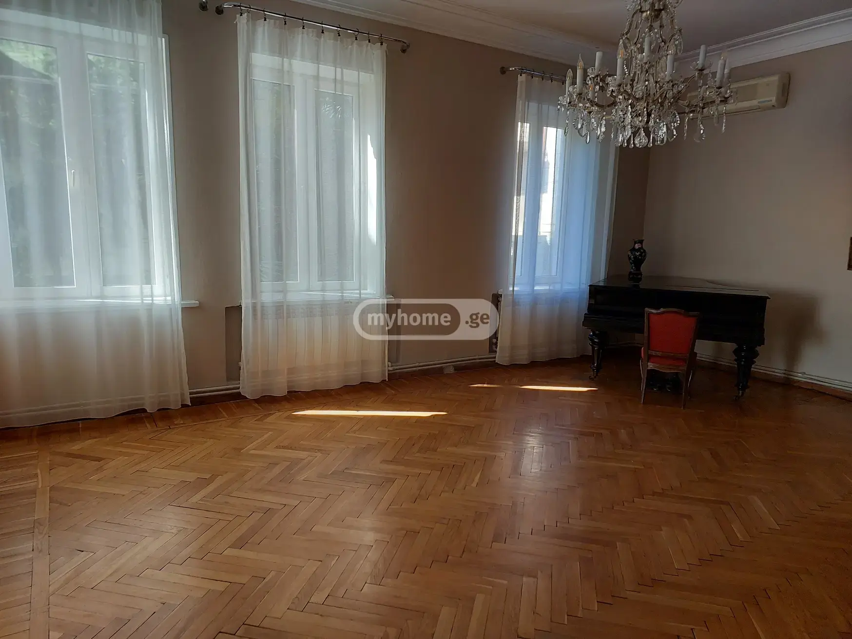 7 Room Private House For Rent In Vake view 11