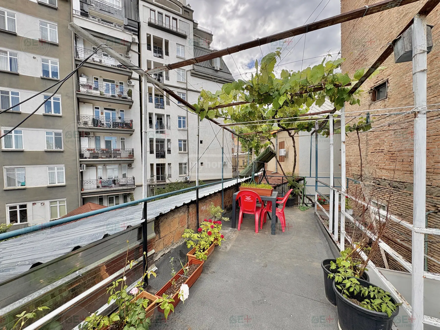 3 Room Private House For Sale view 4