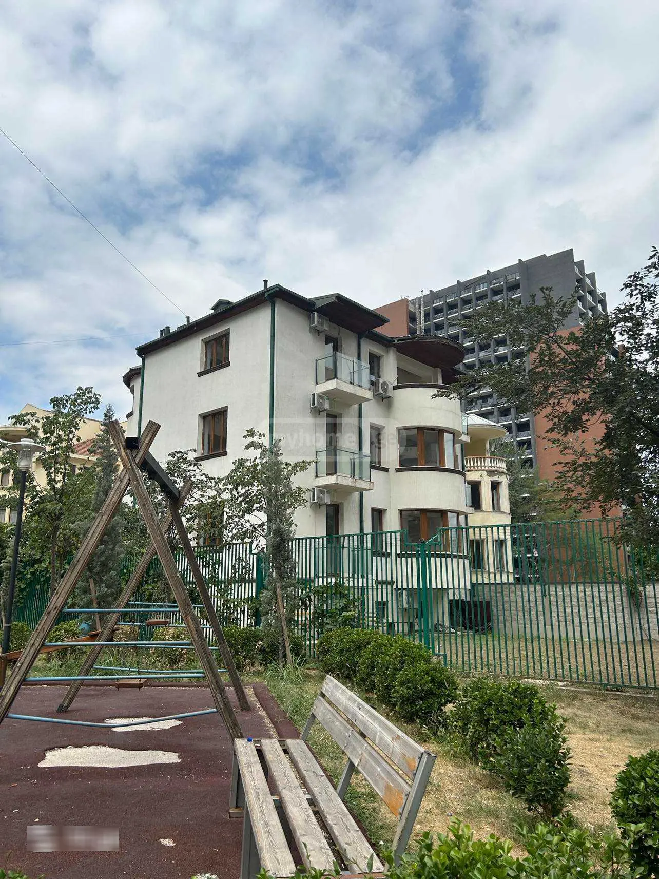 10+ Room Private House For Rent In Vake view 4