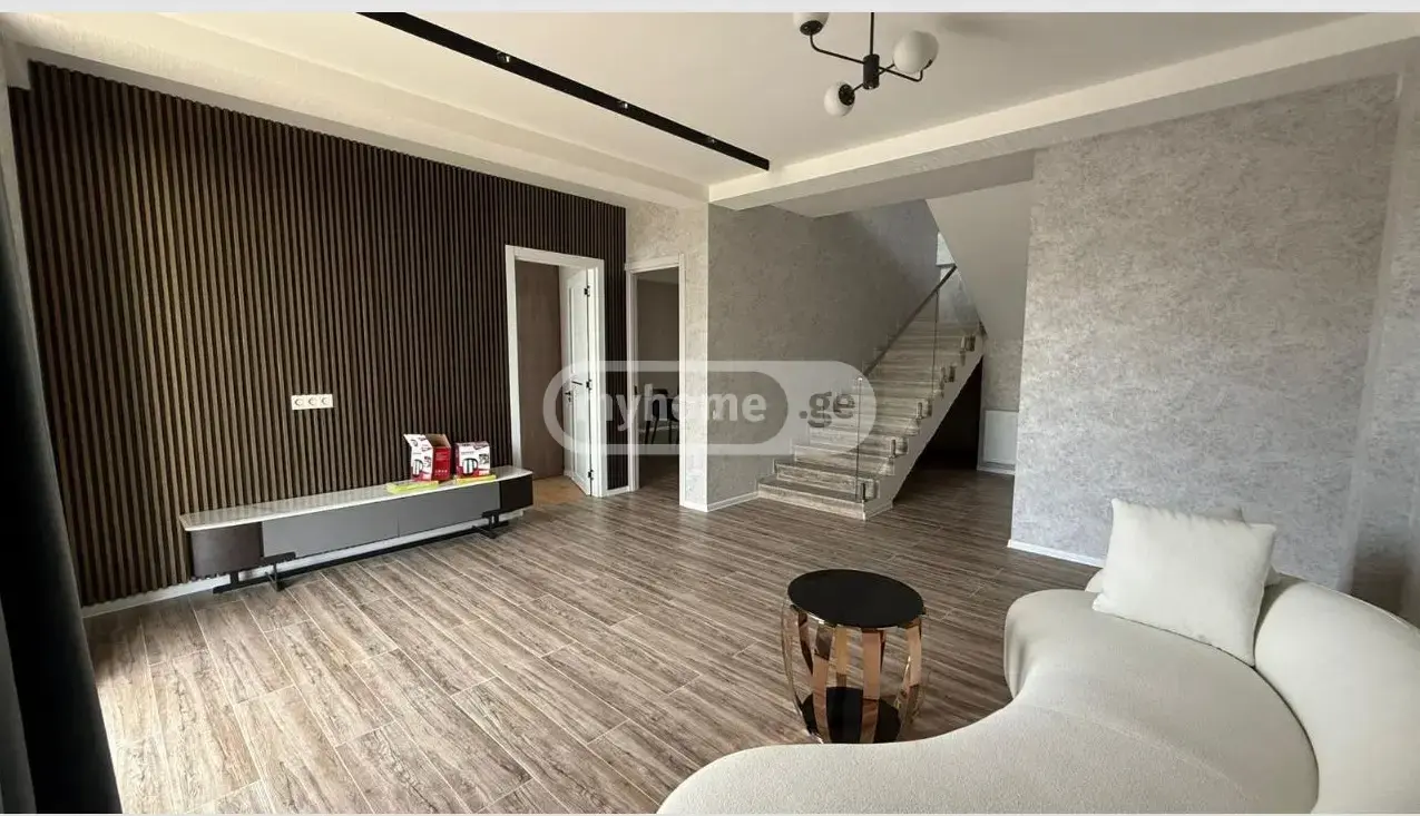 5 Room Country House For Sale view 2