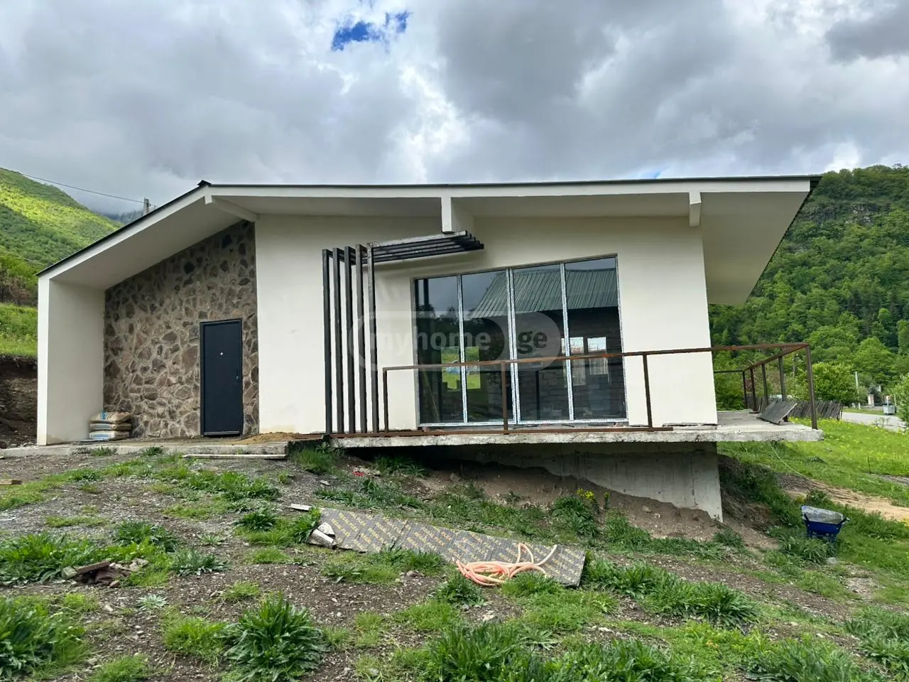 4 Room Private House For Sale view 2