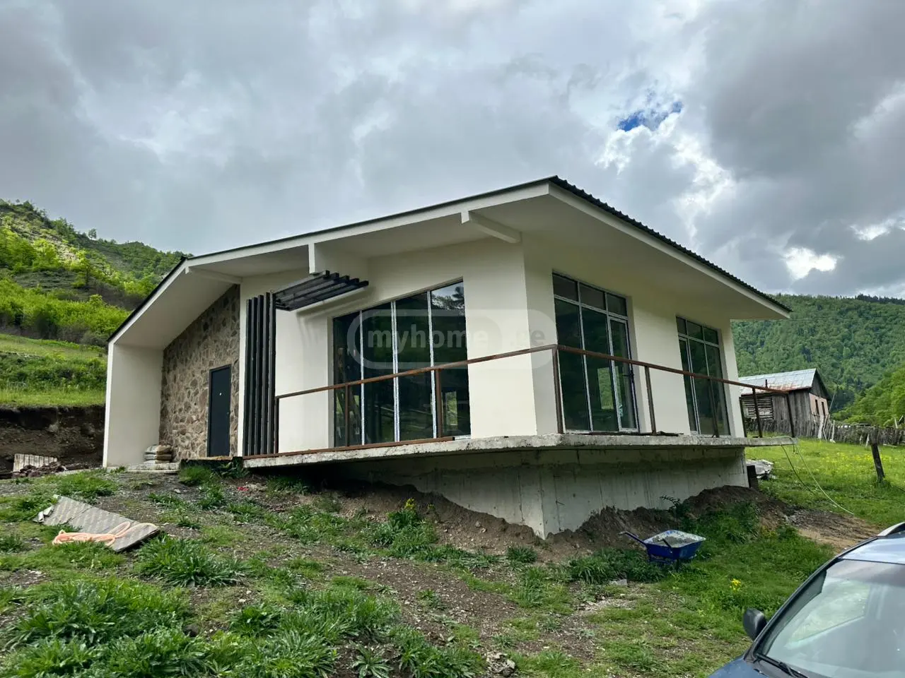 4 Room Private House For Sale view 3