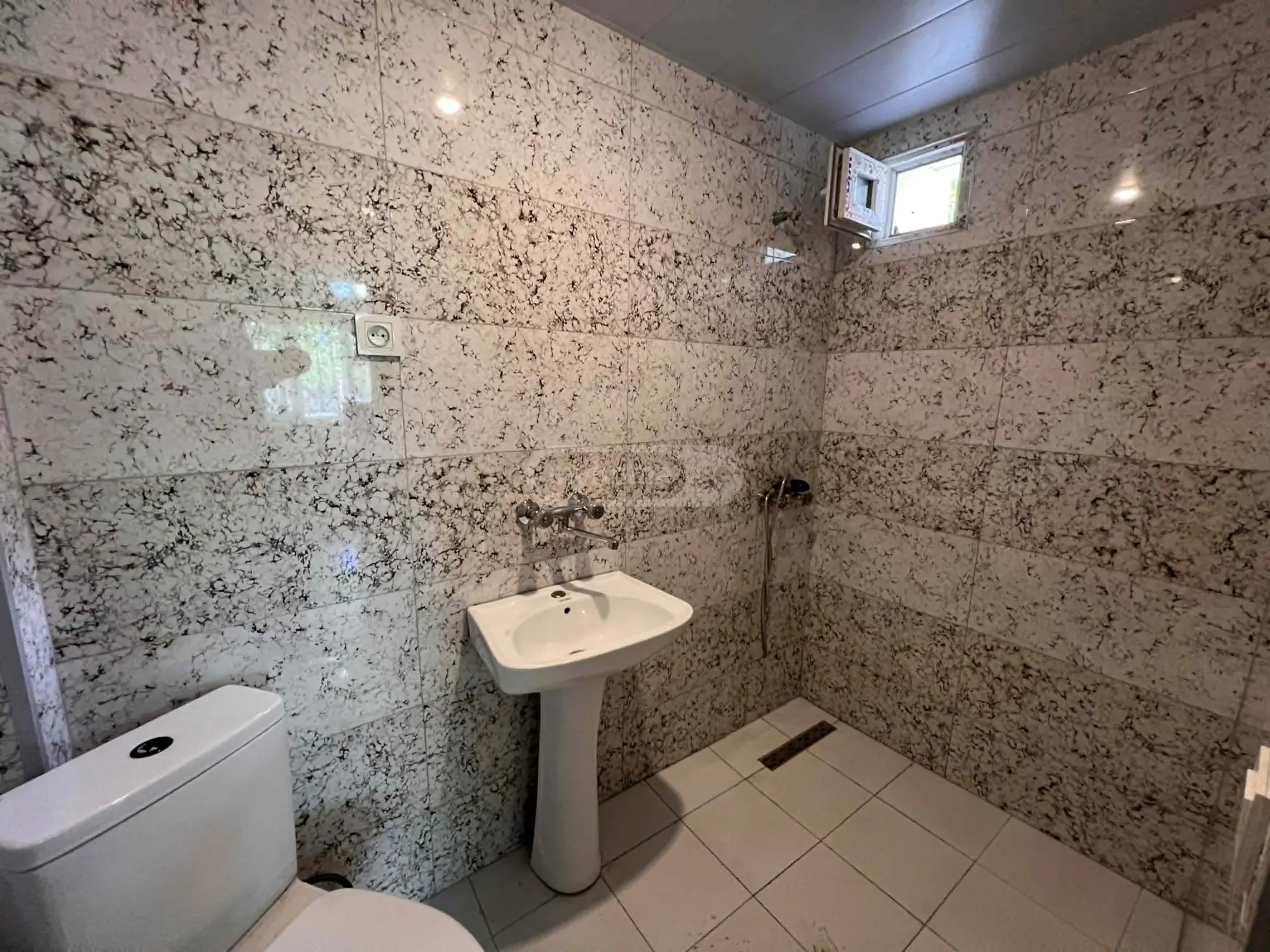 7 Room Private House For Sale view 13