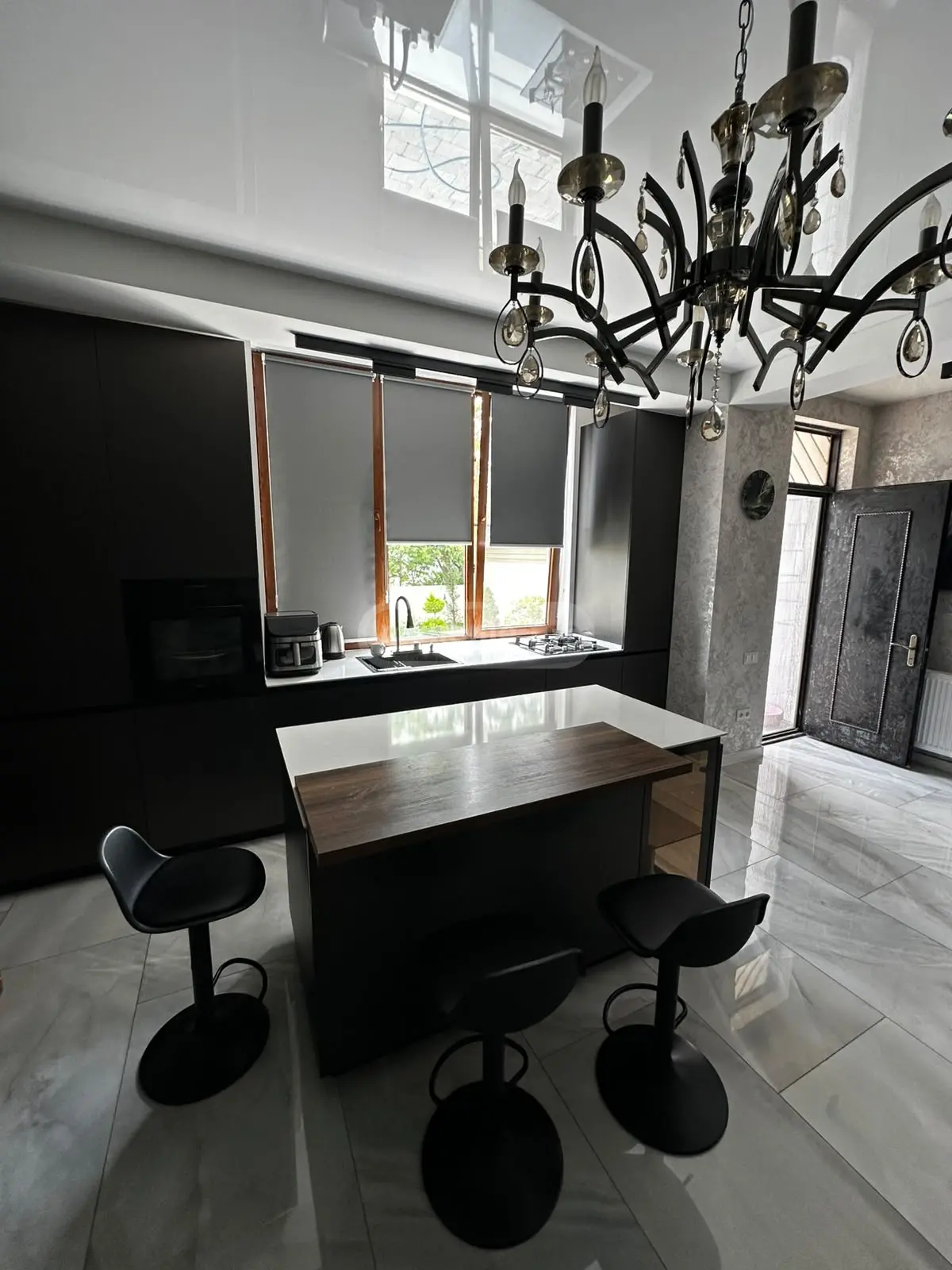 10+ Room Private House For Sale In Isani view 8