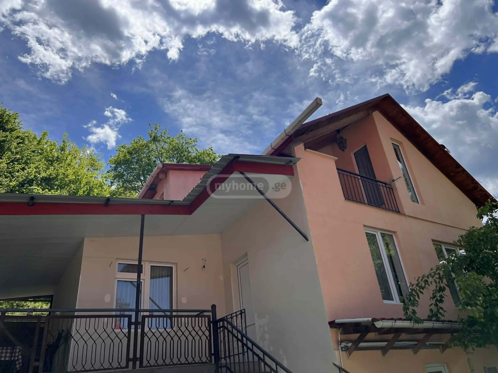 7 Room Private House For Sale view 1