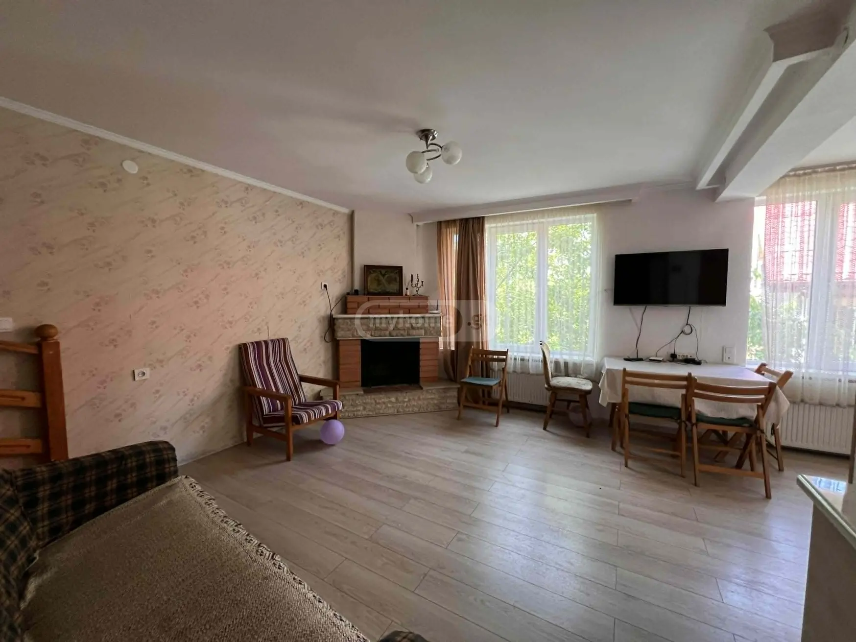 7 Room Private House For Sale view 3