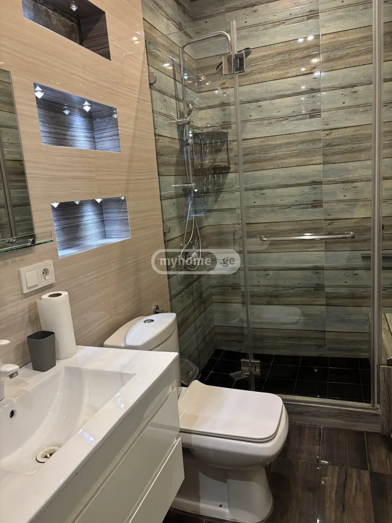 2 Room Apartment For Rent In Vera view 16