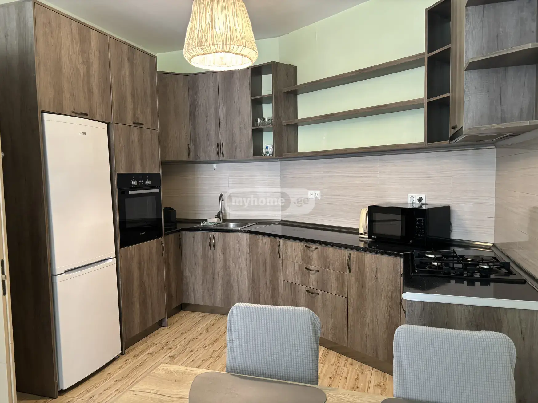 2 Room Apartment For Rent In Vera view 8