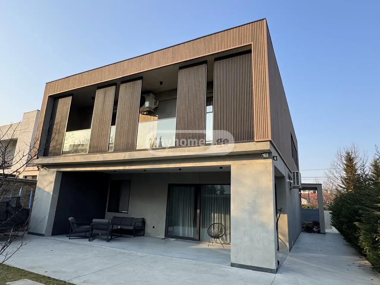 7 Room Private House For Sale view 1