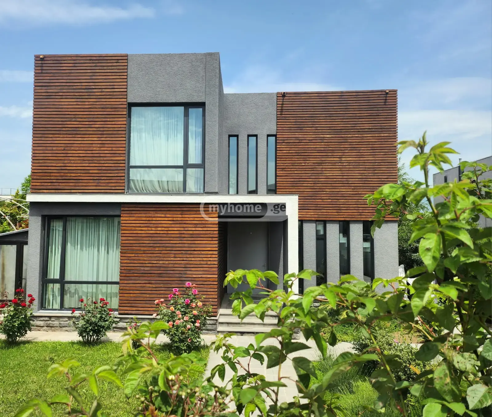 7 Room Private House For Sale view 1