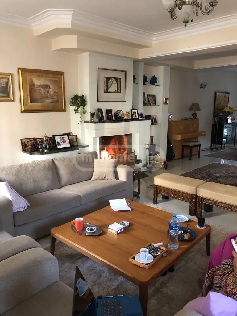6 Room Private House For Sale view 3