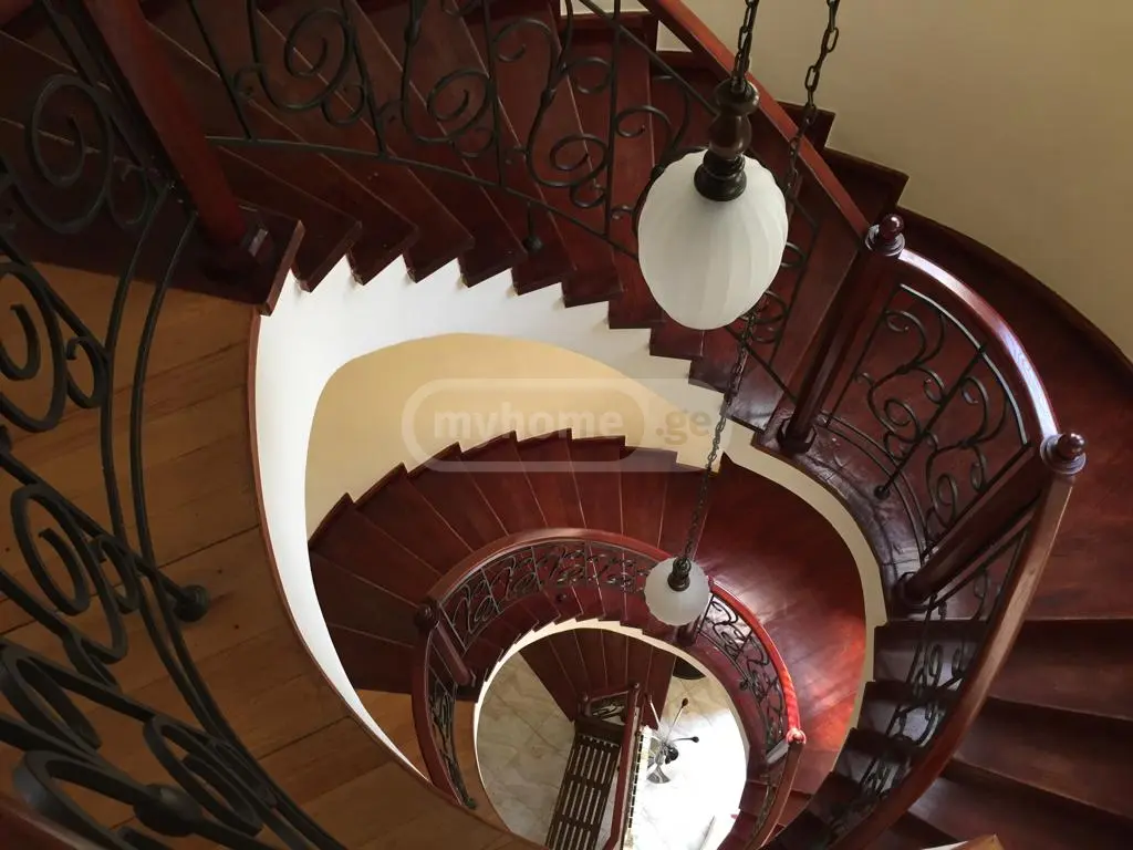 6 Room Private House For Sale view 10